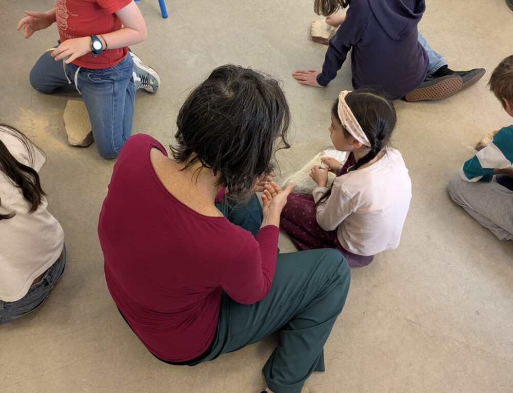 Ateliers d’archéologie : carton plein au musée Joseph-Denais